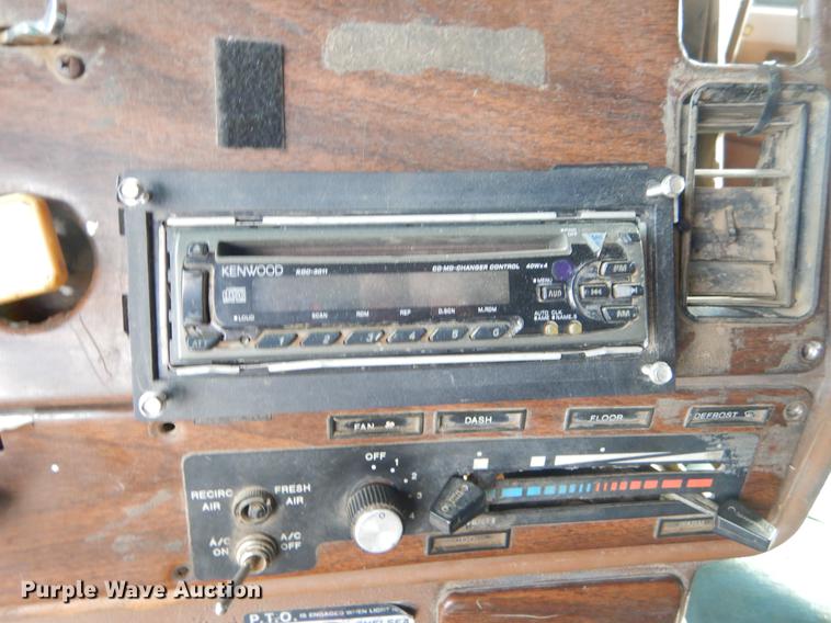 image for item EZ9979 1988 Freightliner FLC dump truck