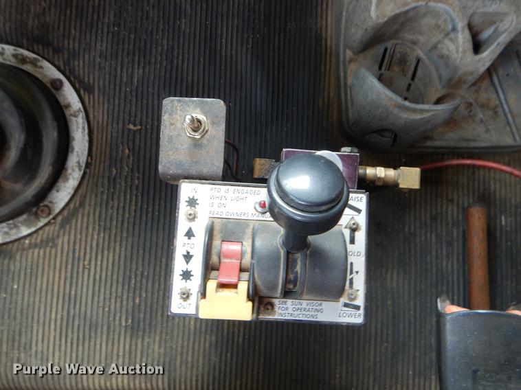 image for item EZ9979 1988 Freightliner FLC dump truck