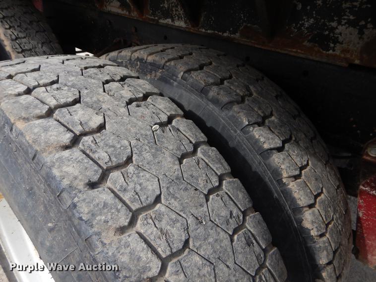 image for item EZ9979 1988 Freightliner FLC dump truck