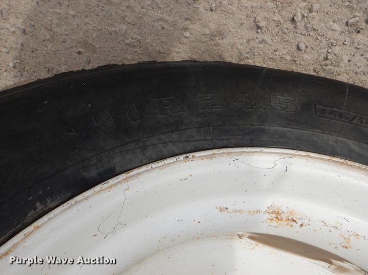 image for item EZ9979 1988 Freightliner FLC dump truck