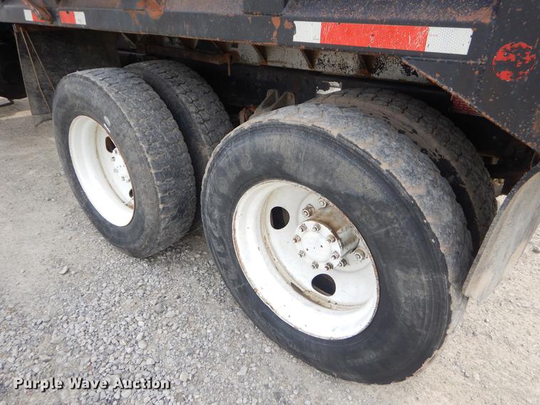 image for item EZ9979 1988 Freightliner FLC dump truck