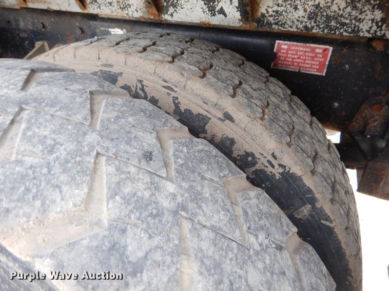 image for item EZ9979 1988 Freightliner FLC dump truck