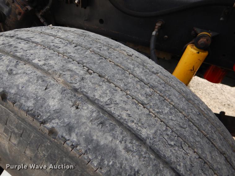 image for item EZ9979 1988 Freightliner FLC dump truck