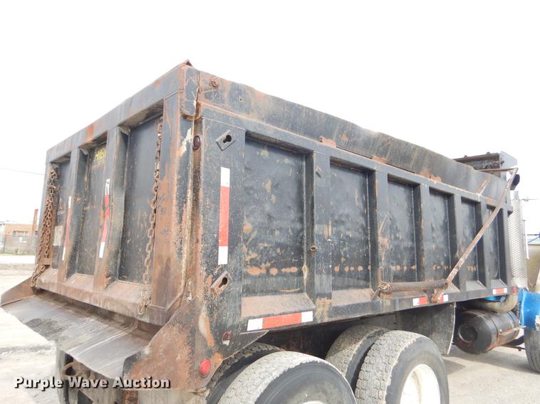 image for item EZ9979 1988 Freightliner FLC dump truck