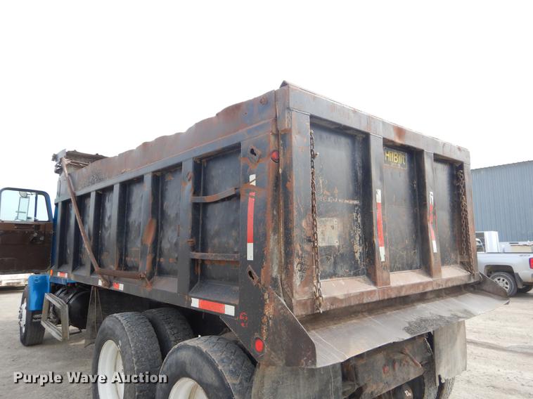 image for item EZ9979 1988 Freightliner FLC dump truck