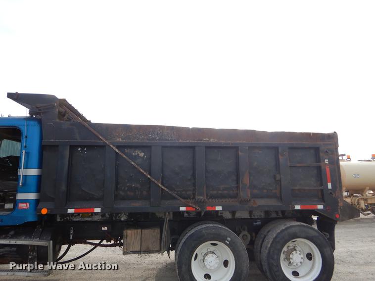 image for item EZ9979 1988 Freightliner FLC dump truck