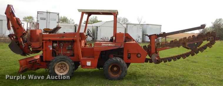 image for item EZ9986 1981 Ditch Witch 6510DD trencher