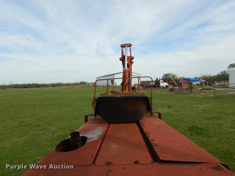 image for item EZ9986 1981 Ditch Witch 6510DD trencher