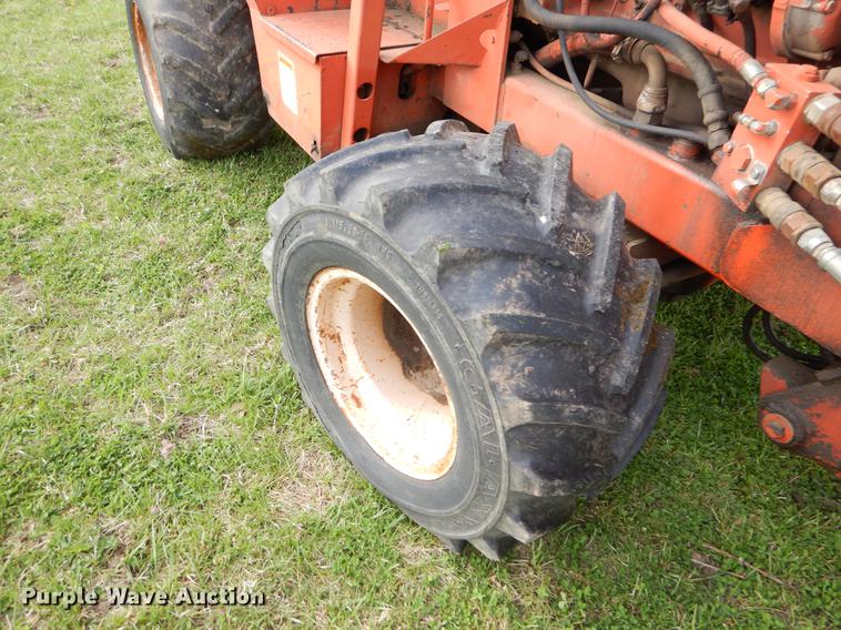 image for item EZ9986 1981 Ditch Witch 6510DD trencher