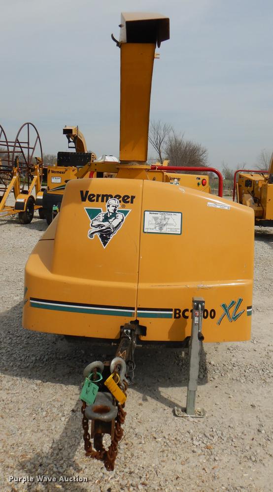 image for item FK9057 2005 Vermeer BC1000XL wood chipper