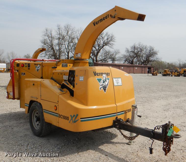 image for item FK9057 2005 Vermeer BC1000XL wood chipper