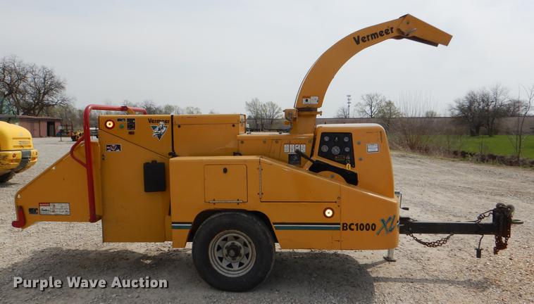 image for item FK9057 2005 Vermeer BC1000XL wood chipper