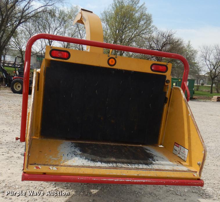 image for item FK9057 2005 Vermeer BC1000XL wood chipper