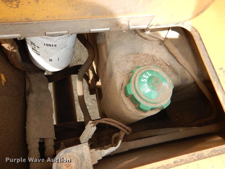 image for item FK9057 2005 Vermeer BC1000XL wood chipper