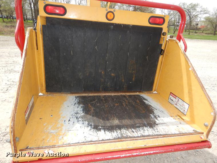 image for item FK9057 2005 Vermeer BC1000XL wood chipper