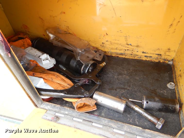 image for item FK9057 2005 Vermeer BC1000XL wood chipper