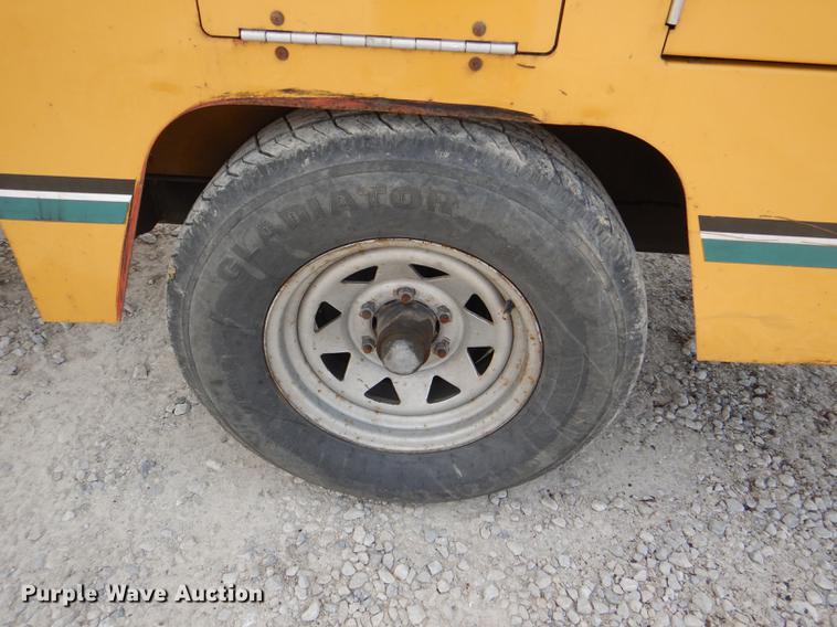 image for item FK9057 2005 Vermeer BC1000XL wood chipper