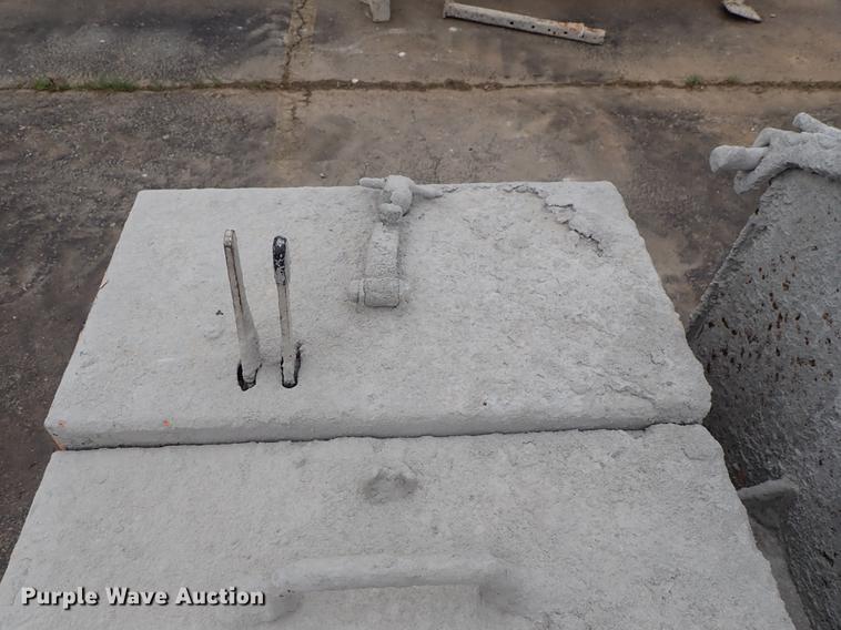 image for item FN9864 Mud Hog MH-12 concrete mixer