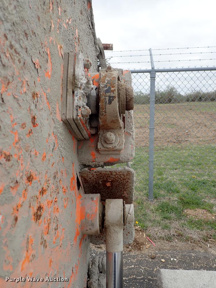 image for item FN9866 Mud Hog MH-12 concrete mixer