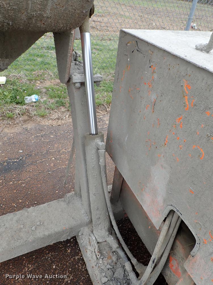 image for item FN9869 Mud Hog MH-20 concrete mixer