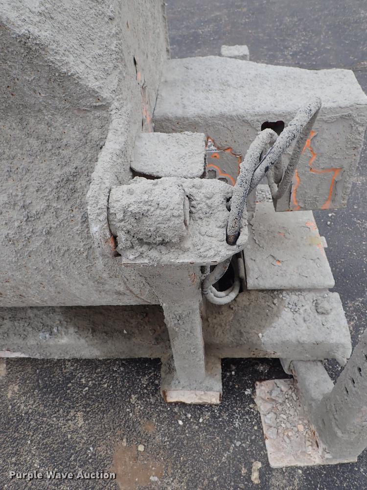 image for item FN9872 Mud Hog MH-20 concrete mixer