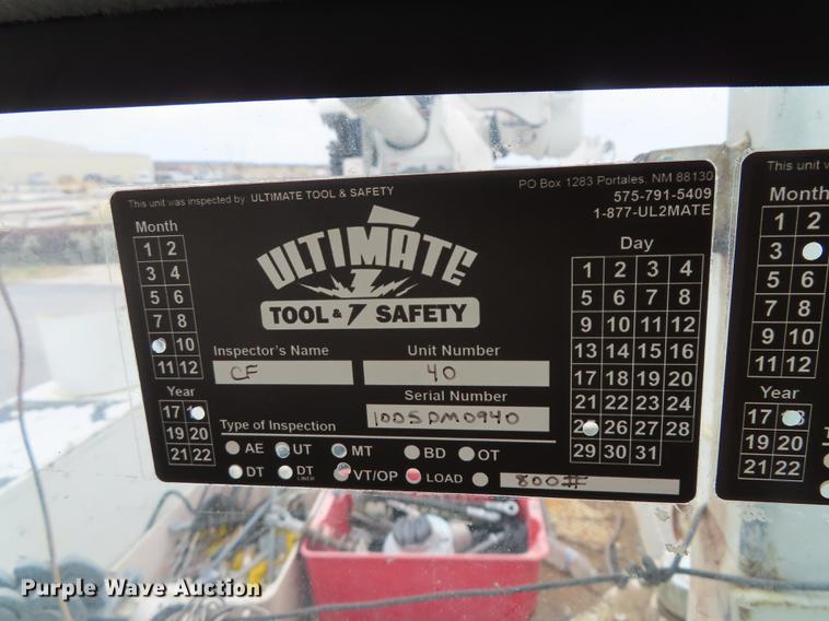 image for item L1477 2006 International 7400 bucket truck