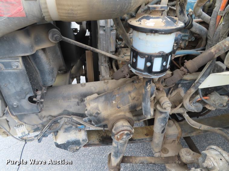 image for item L1477 2006 International 7400 bucket truck