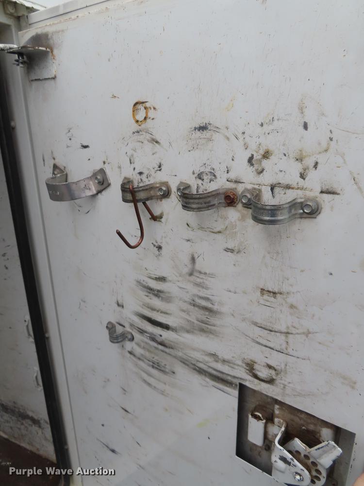 image for item L1477 2006 International 7400 bucket truck