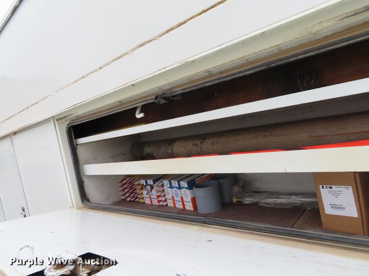 image for item L1477 2006 International 7400 bucket truck