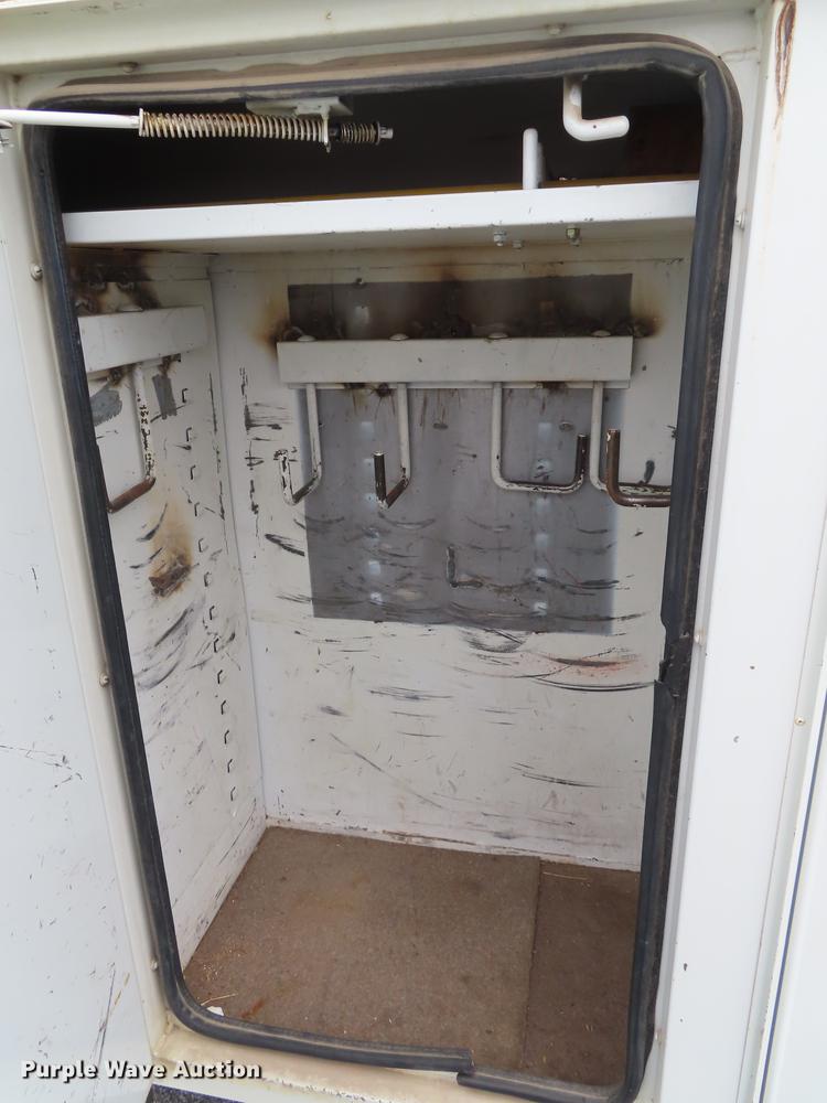 image for item L1477 2006 International 7400 bucket truck