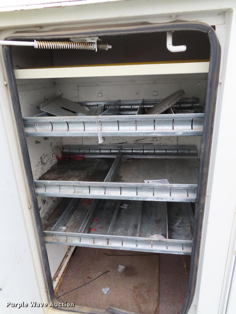 image for item L1477 2006 International 7400 bucket truck