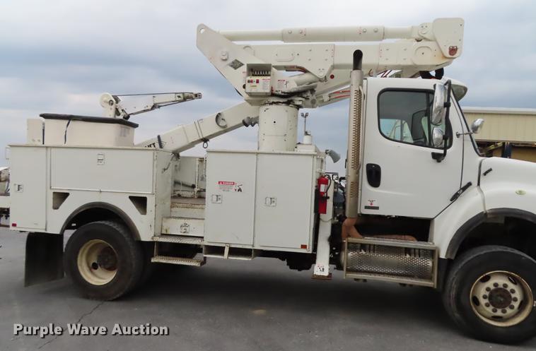 image for item L1478 2009 Freightliner Business Class M2 bucket truck