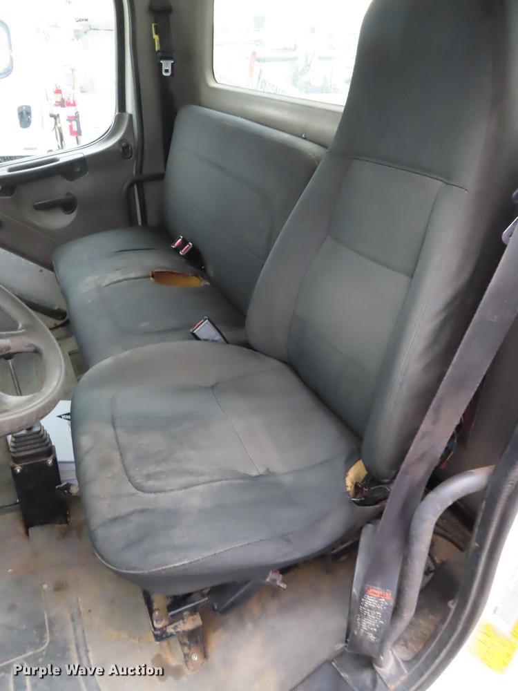 image for item L1478 2009 Freightliner Business Class M2 bucket truck