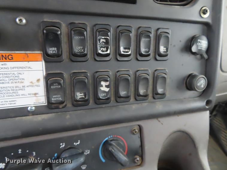 image for item L1478 2009 Freightliner Business Class M2 bucket truck