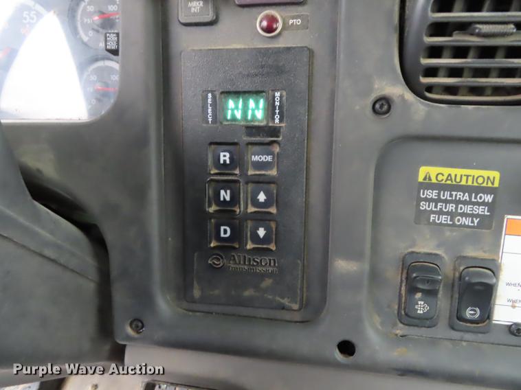 image for item L1478 2009 Freightliner Business Class M2 bucket truck