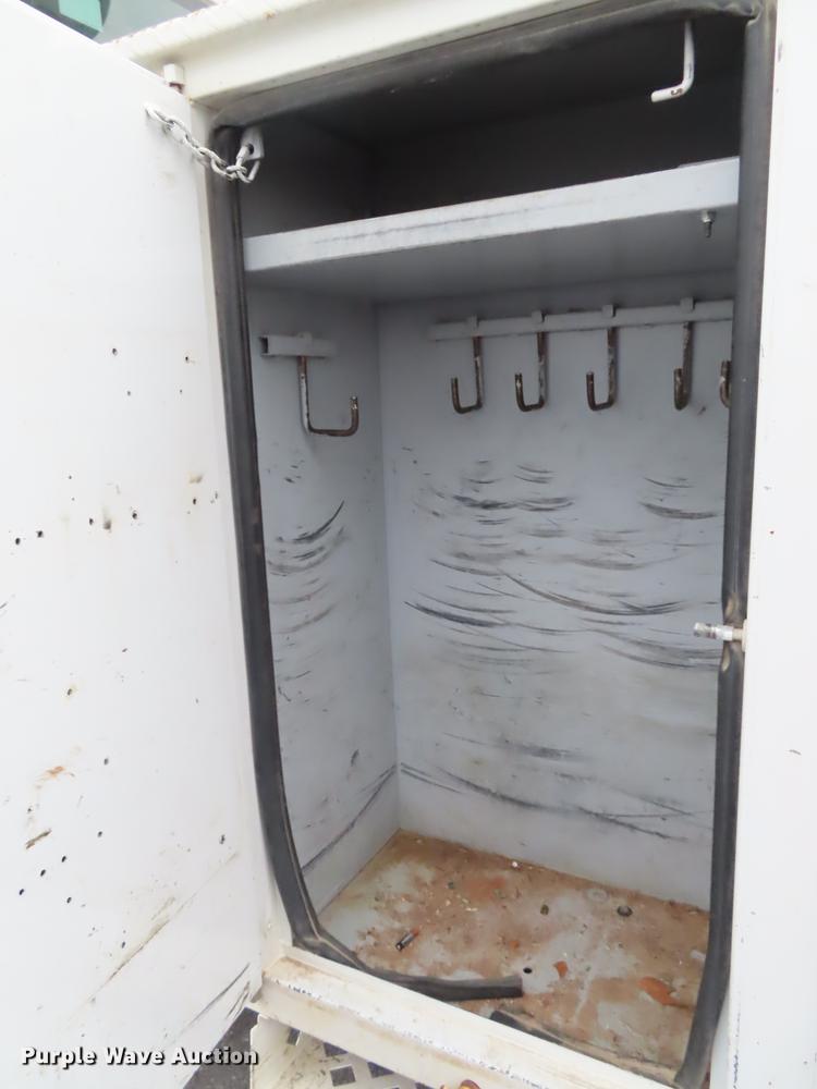 image for item L1478 2009 Freightliner Business Class M2 bucket truck