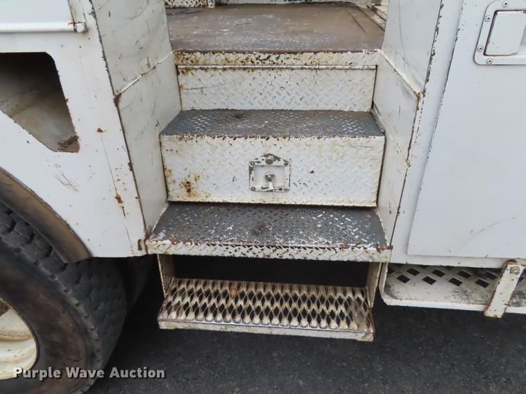 image for item L1478 2009 Freightliner Business Class M2 bucket truck