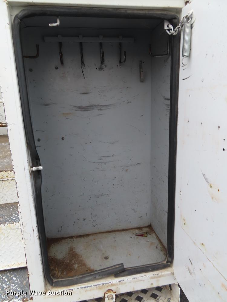 image for item L1478 2009 Freightliner Business Class M2 bucket truck