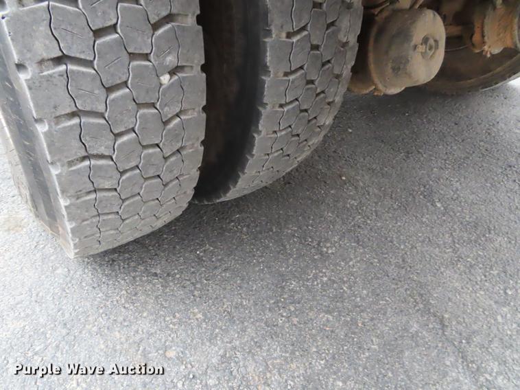 image for item L1478 2009 Freightliner Business Class M2 bucket truck