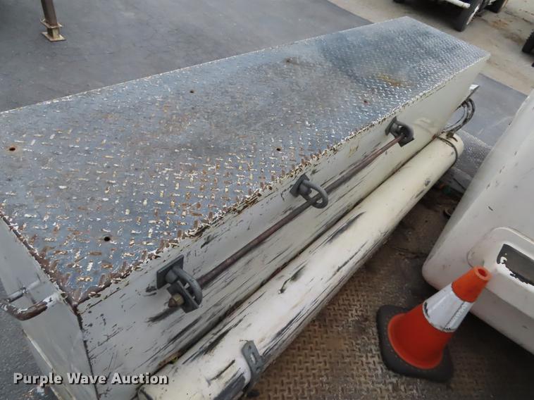 image for item L1478 2009 Freightliner Business Class M2 bucket truck