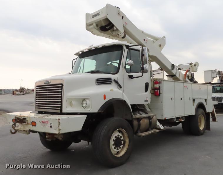 image for item L1479 2009 Freightliner Business Class M2 bucket truck