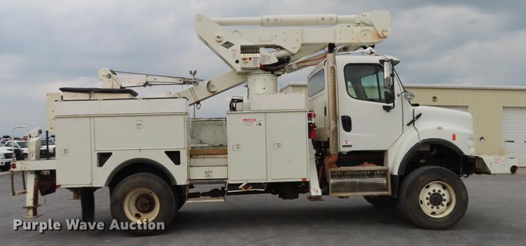 image for item L1479 2009 Freightliner Business Class M2 bucket truck