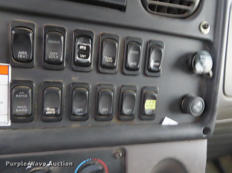 image for item L1479 2009 Freightliner Business Class M2 bucket truck