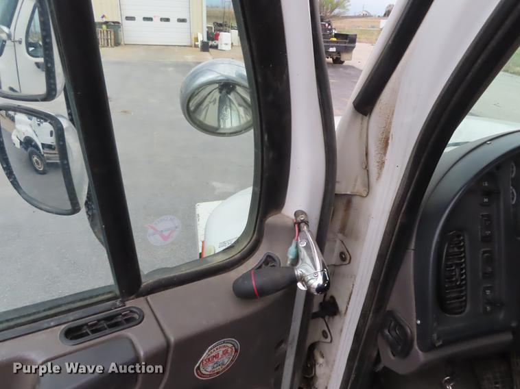image for item L1479 2009 Freightliner Business Class M2 bucket truck