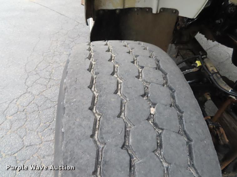 image for item L1479 2009 Freightliner Business Class M2 bucket truck