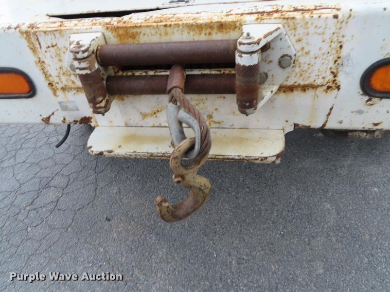 image for item L1479 2009 Freightliner Business Class M2 bucket truck