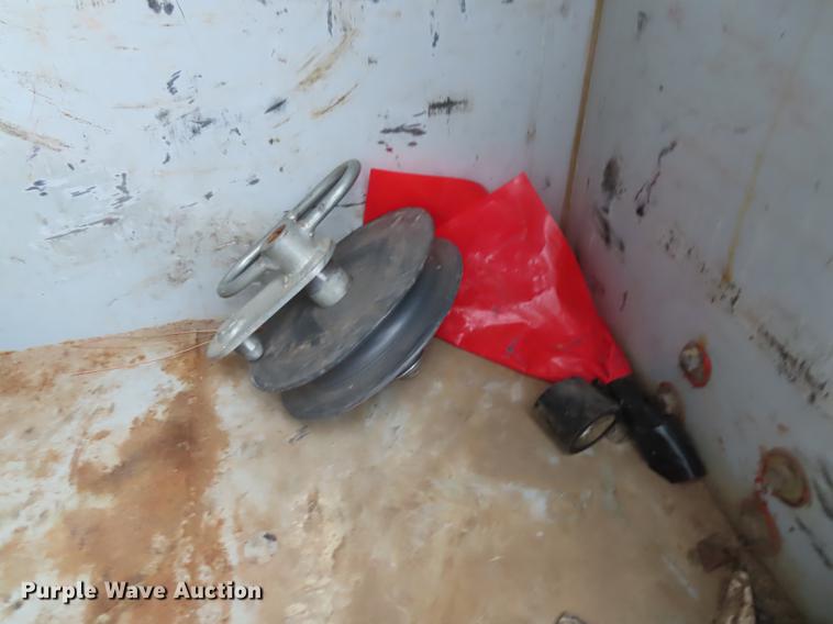 image for item L1479 2009 Freightliner Business Class M2 bucket truck