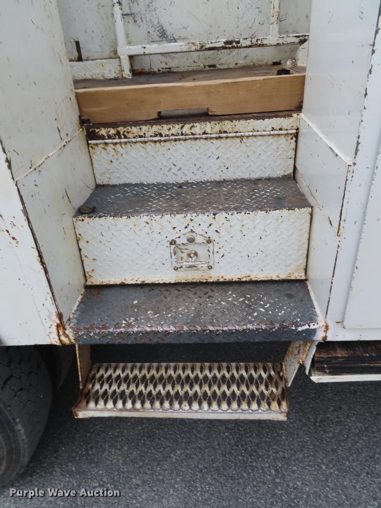 image for item L1479 2009 Freightliner Business Class M2 bucket truck