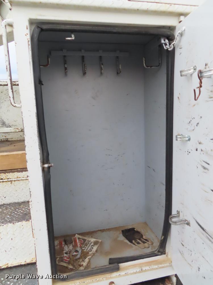 image for item L1479 2009 Freightliner Business Class M2 bucket truck