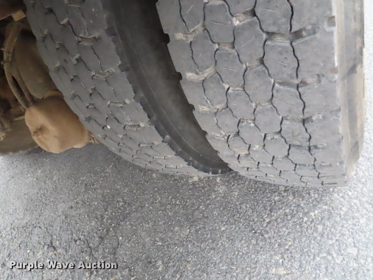 image for item L1479 2009 Freightliner Business Class M2 bucket truck